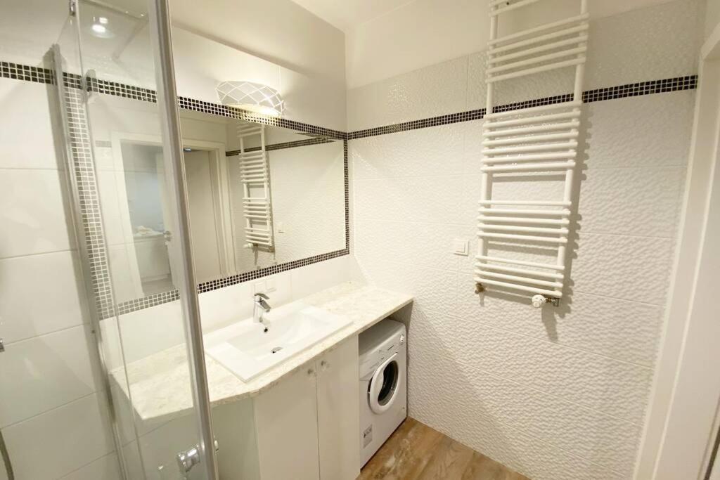 Exclusive 2Br! Apartment Near City Center +Netflix Warszawa Zewnętrze zdjęcie